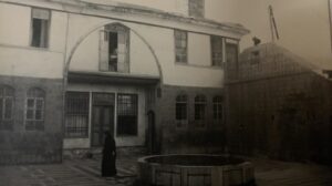 الدار البطريركية ببنائها القديم قبل خمسينيات القرن 20