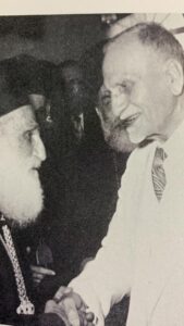 الرئيس هاشم الاتاسي يحنىء البطريرك الكسندروس بيوبيله الذهبي 1954
