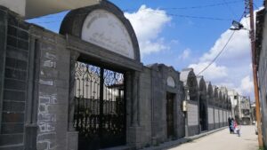 مقبرة (ماراليان) في قلب مدينة حمص القديمة بسوريا