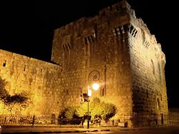 البرج اليميني من ابراج قلعة دمشق
