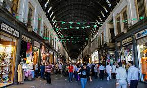 سوق الحميدية وقت كانت ستي وامي يسموه المدينة يشتروا منو كلشي وهو اقدم واكبر مول تجاري بالعالم وفيخ كل البضائع