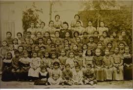 ورة لطلاب واساتذة مدرسة المسكوبية الأرثوذكسية في المصيطبة بيروت 1890