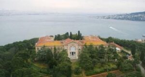 كلية خالكي اللاهوتية الارثوذكسية في القسطنطينية