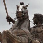 الاسكندر الأكبر فاتحاً