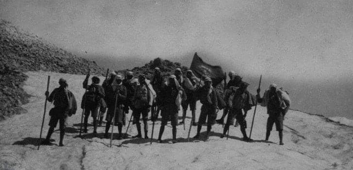 فوج القديس جاورجيوس الكشفي الدمشقي على قمة صنين 1932