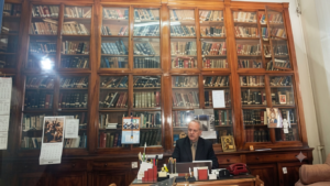 المكتبة البطريركية الأساس امينا لها والوثائق البطريركية في دمشق منذ عام 1987 تعود الصورة الى عام 1995